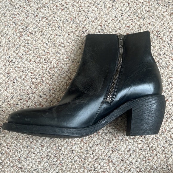 FRYE Rosalia Bootie (Size 8). Brand New Without Tags - Picture 8 of 11